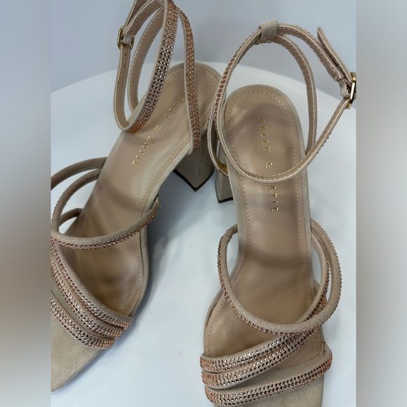 Kelly & Katie Cadene Sandal
New in Box 
Color is Peach - Picture 3 of 8